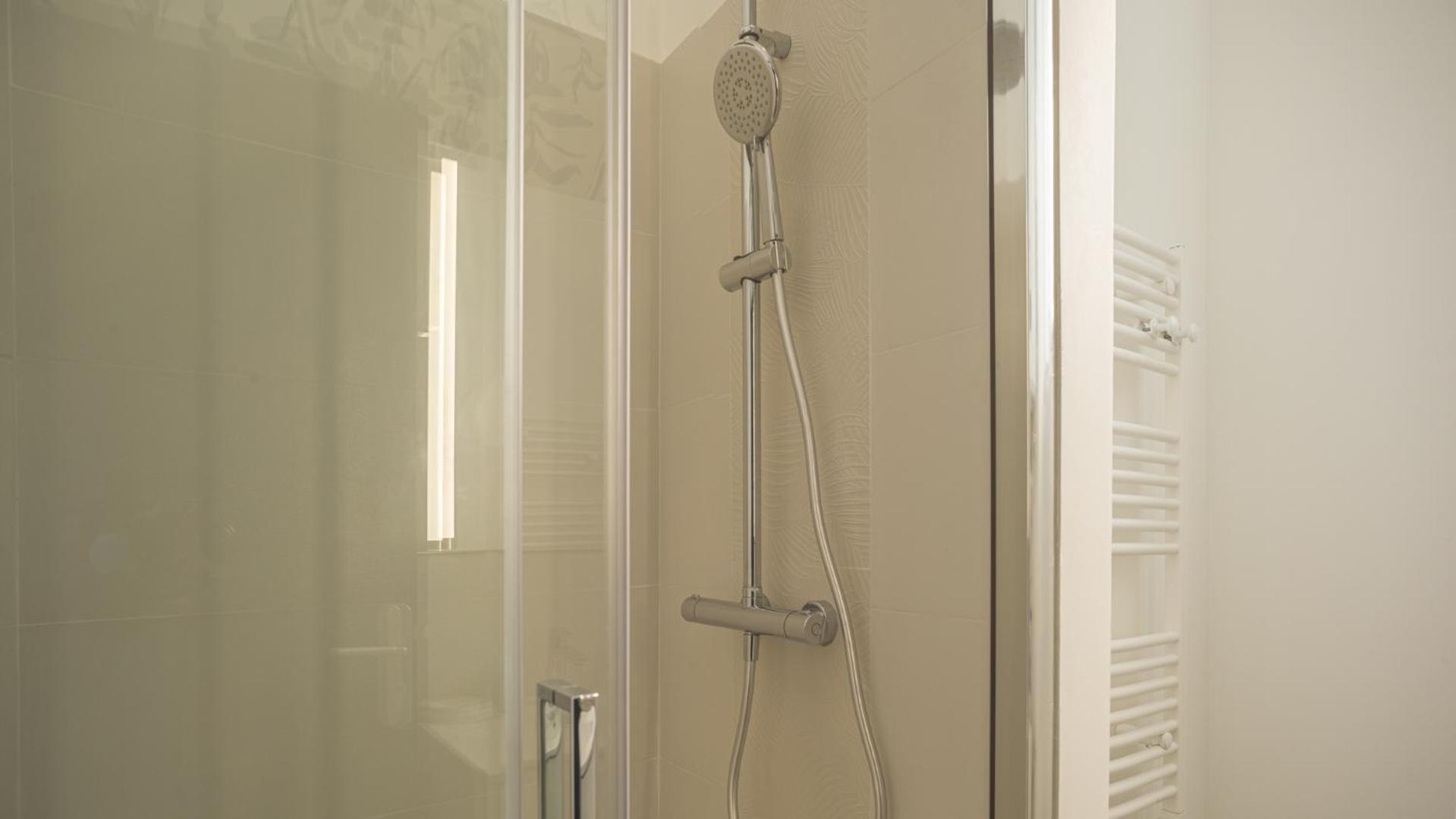 Bonappart 12 - Charme Napoleonien & Confort Troyes Ngoại thất bức ảnh